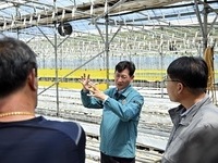 최훈식 장수군수, 강풍 피해 농가 현장 방문