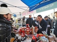 심 민 임실군수, 설맞이 서울서 지역 농특산물 홍보 앞장