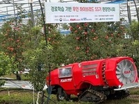 장수군, 사과농가 대상 무인 방제기 현장 연시회 개최
