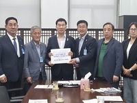 유의식 완주군의회의장, 완주‧전주 통합 반대 건의문 제출