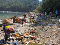 여수, 태풍 ‘타파’ 영향 연안 해양쓰레기 수거 총력