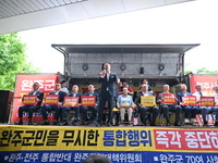 ‘통합? 어림없다’ 완주군의회, 김관영 도지사 면전에서 전원 삭발 감행