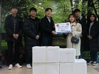 전북대 학생들, 직접 키운 배추로 만든 김치 이웃에 선물  