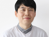 원광대 총무처 정진규 담당관, 개교기념 공로상 금메달 대학에 기부